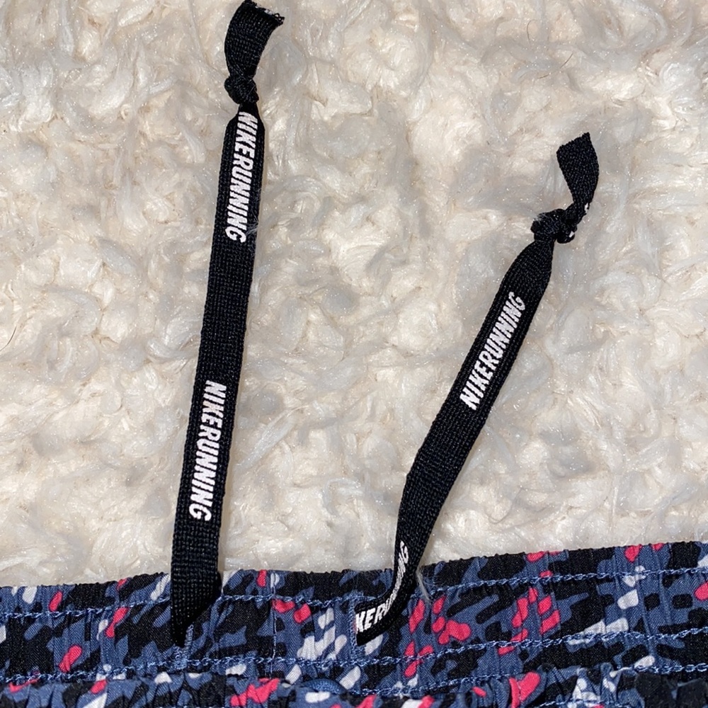Nike Shorts - Picture 4 of 7